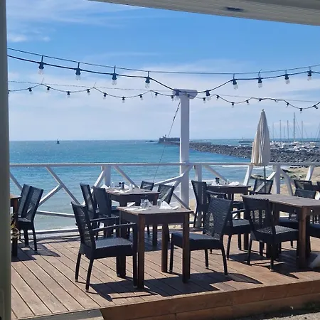 Les Pieds Dans L'eau דירה אגדה